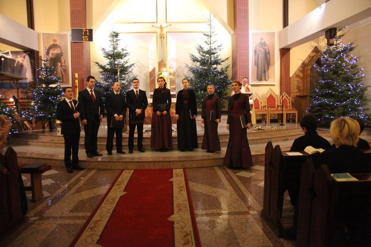 Wspaniałe chóry wystąpiły w kościele w Kleszczówce, Parafia św. Brata Alberta w Żorach-Kleszczówce
