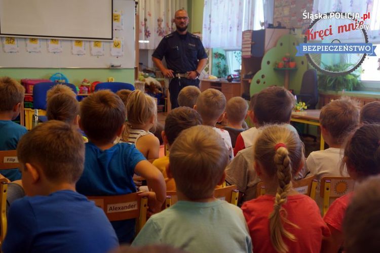 Żorscy policjanci odwiedzili przedszkole w Osinach, KMP w Żorach