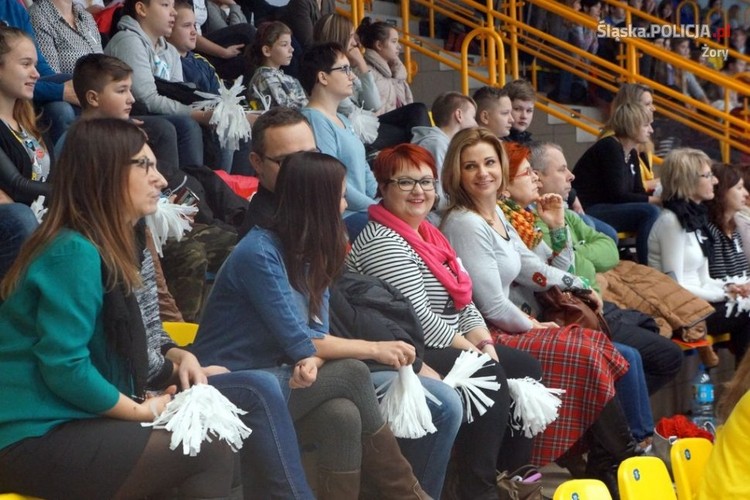 „Biała wstążka” w Żorach: mecz na rzecz kobiet dotkniętych przemocą, KMP Żory