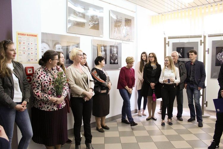 Absolwenci ZSS w Żorach pochwalili się swoimi fotografiami, Marina / MBP w Żorach