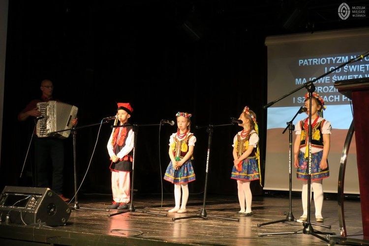 Młodzi artyści z Żor odebrali nagrody za konkursy z okazji majowych świąt, Muzeum Miejskie w Żorach