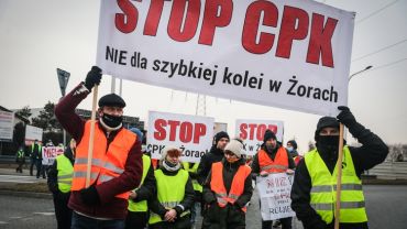 Mieszkańcy Rownia protestowali przeciwko budowie kolei szybkiej kolei (CPK)