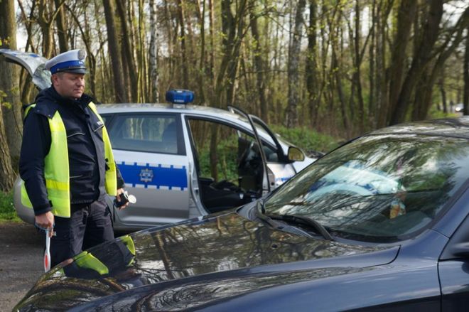 35-letni mieszkaniec Rydułtów doprowadził do zderzenia trzech samochodów, Policja