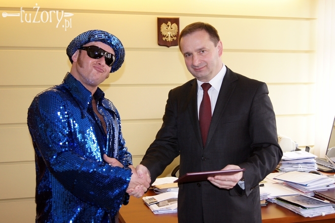 Podczas poniedziałkowej wizyty w magistracie Jan Niezbendny wzbudził spore zainteresowanie urzędników