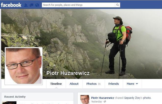 Piotr Huzarewicz jest bardzo aktywnym komentatorem świata polityki, także lokalnego. Może posłużyć za wzór facebook'owej komunikacji.