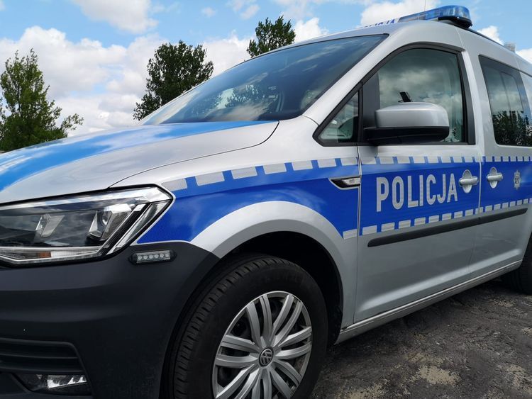 Policjant z Żor powstrzymał jadącego „zygzakiem”, archiwum