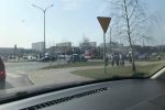 Potrącenie dwóch osób na pasach obok żorskiego Lidla, FB: Żory - Informacje Drogowe 24h