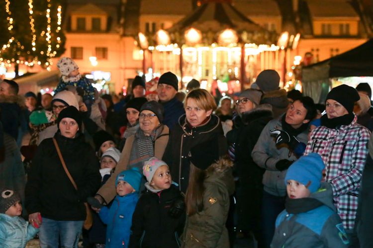 Żory: ruszył Jarmark Świąteczny na Rynku, Dominik Gajda