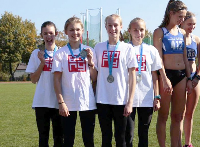 Sprinterki UKS „Czwórki” to drużyna na medal, http://sport.zory.pl