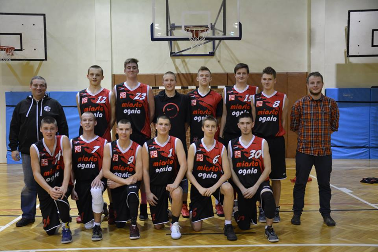 Juniorzy Żorskiej Akademii koszykówki ze zwycięstwem w zaległym meczu, ŻAK Żory