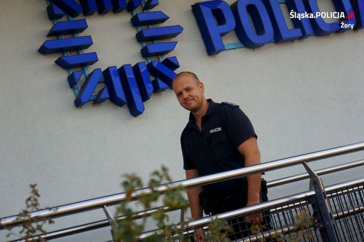 Policjant na wakacjach uratował tonące dziecko, KMP w Żorach