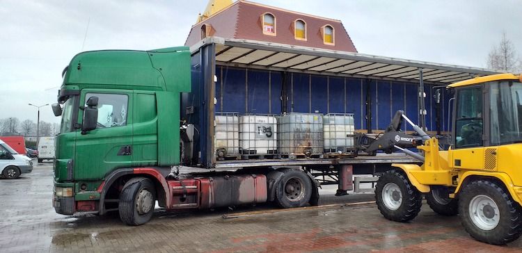 Kolejne 22 tony chemikaliów wyjechało z Sosnowej, materiały prasowe