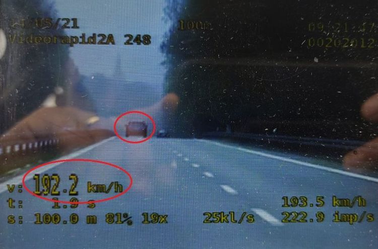 Audi gnało Wiślanką 192 km/h. Mieszkaniec Żor ukarany, Policja