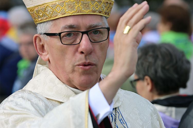 Abp Wiktor Skworc rezygnuje ze stanowisk, Archidiecezja Katowicka