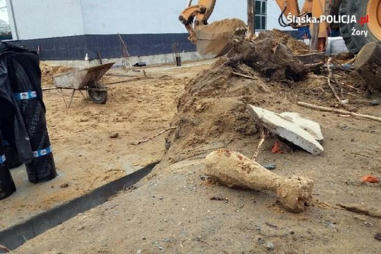 Robotnicy na budowie hali znaleźli bombę, archiwum