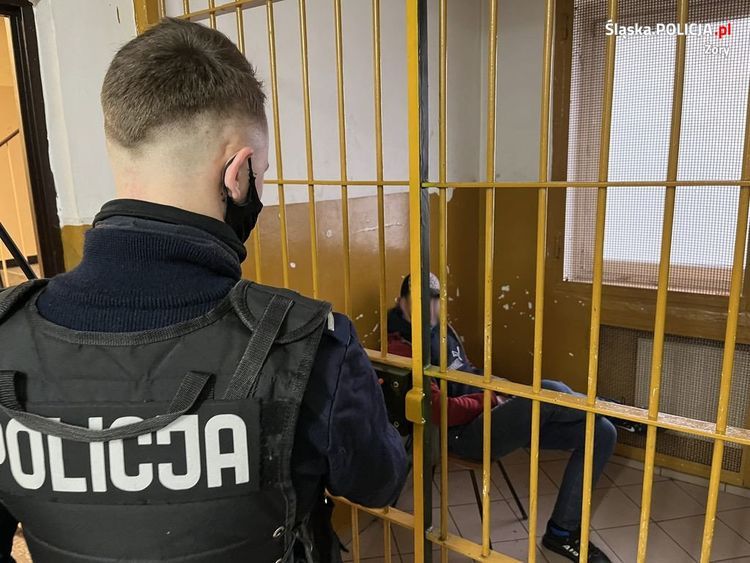 Żorzanin okradł Ukraińców, w tym paszport uchodźczyni, KMP Żory