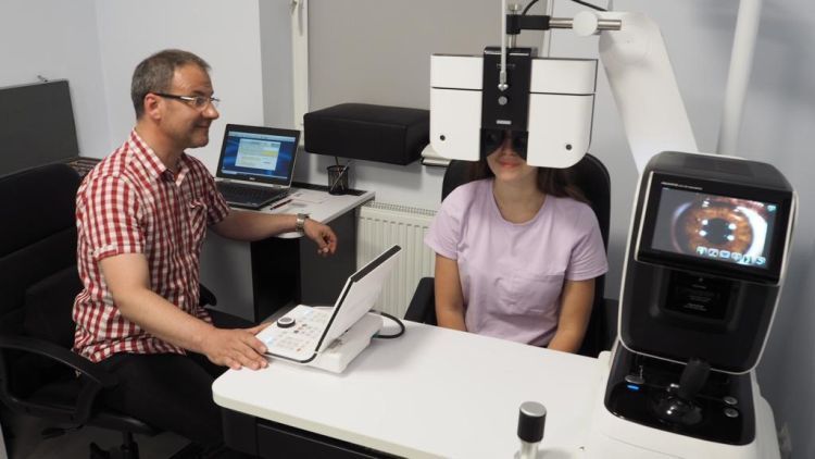 Optometrysta: około 20 proc. osób z wadą wzroku zdaje sobie z tego sprawy. Nie zwlekaj, zbadaj oczy!, materiał partnera