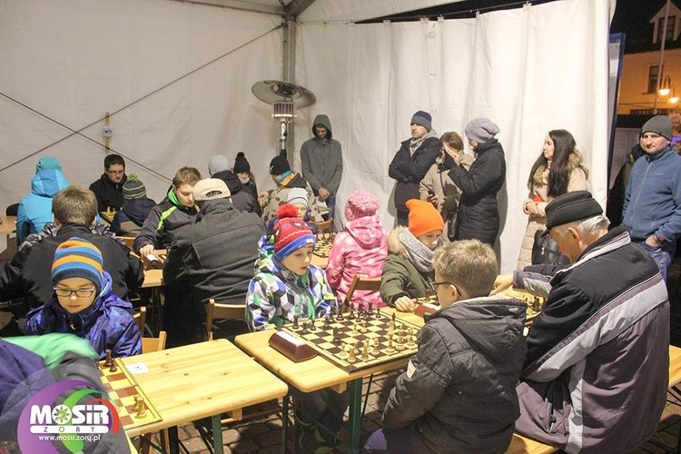 Jarmark Świąteczny: rozegrano turniej szachowy, MOSiR Żory