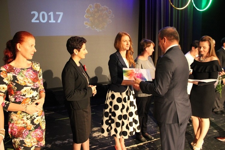 Prezydent nagrodził najlepszych uczniów i nauczycieli, Adrian Lubszczyk / UM Żory