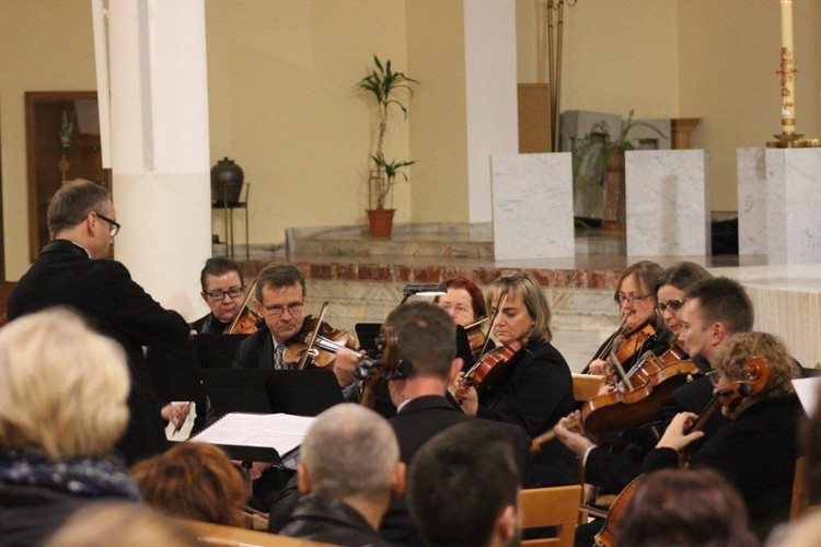 11 listopada: koncert Żorskiej Orkiestry Kameralnej, Parafia św. Stanisława