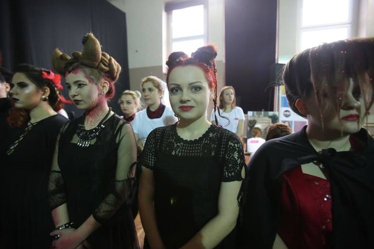 Uczennica z Żor wyróżniona w konkursie „Młody Mistrz Fryzjerstwa”, CKZiU w Żorach