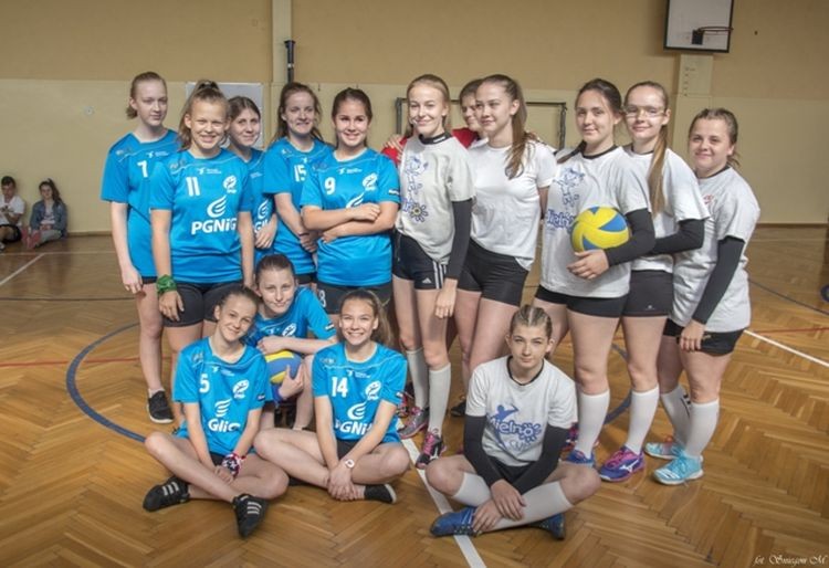 Dzieci z SP nr 13 spotkały się z popularnymi sportowcami, SP nr 13 w Żorach