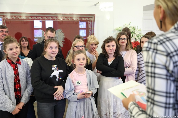 Dzieci osierocone z żorskiego Hospicjum odwiedziły Pierwszą Damę, prezydent.pl