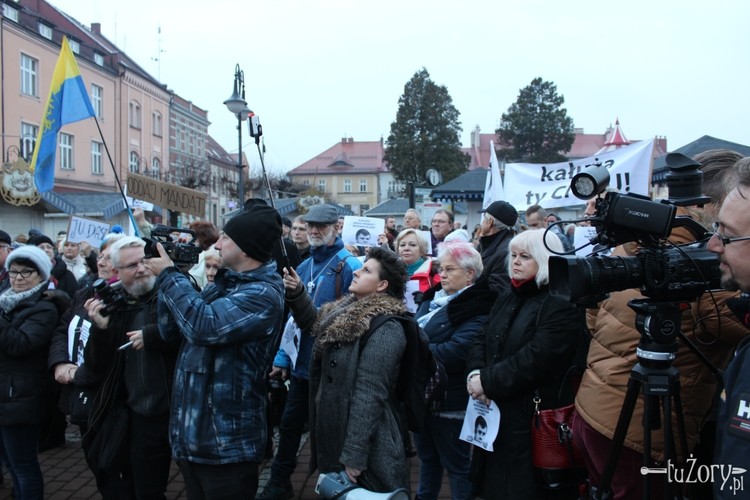 Fotorelacja z protestu przeciwko Wojciechowi Kałuży, jm
