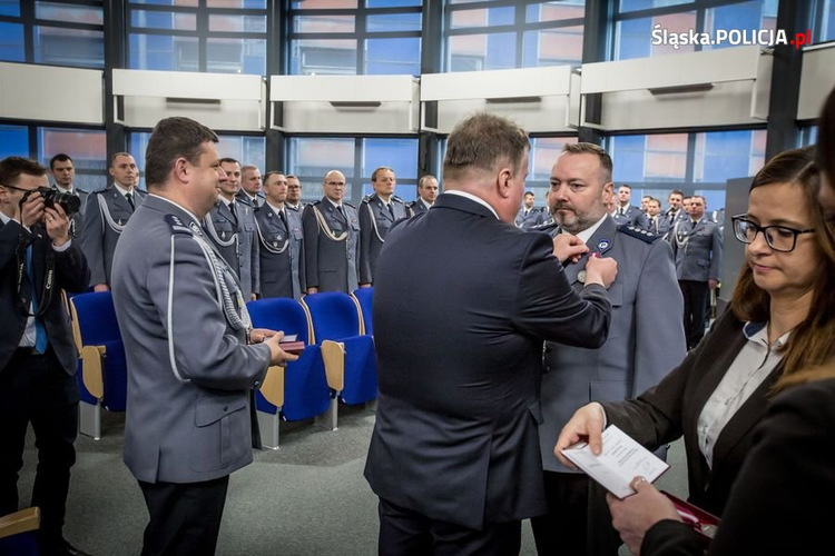 Uroczyste wręczenie medali żorskim policjantom, KMP Żory