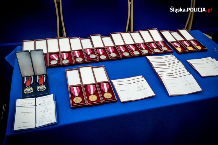 Uroczyste wręczenie medali żorskim policjantom, KMP Żory