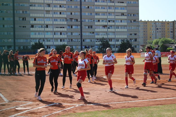 Żory: Mistrzostwa Europy w Softballu Kobiet, UM Żory
