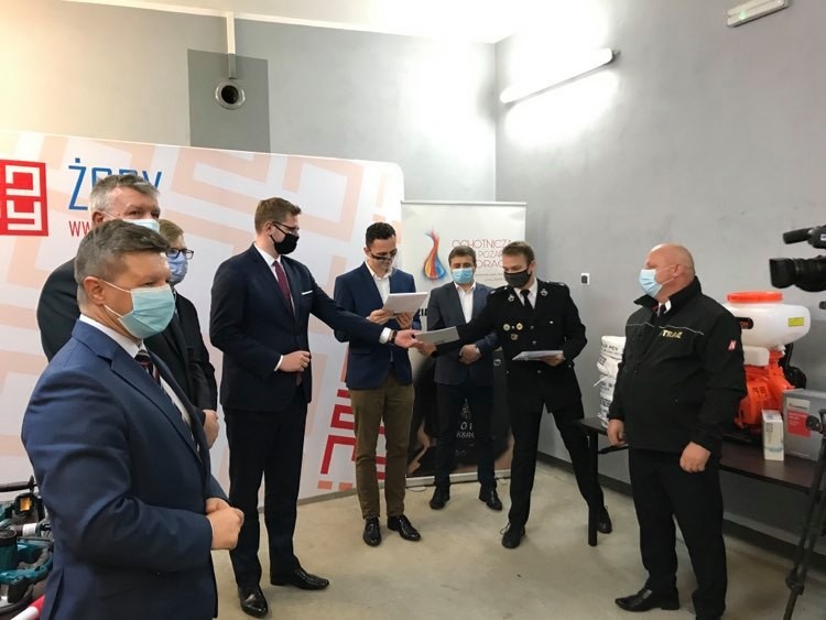 Strażacy ochotnicy z Żor dostali nowy sprzęt, mk
