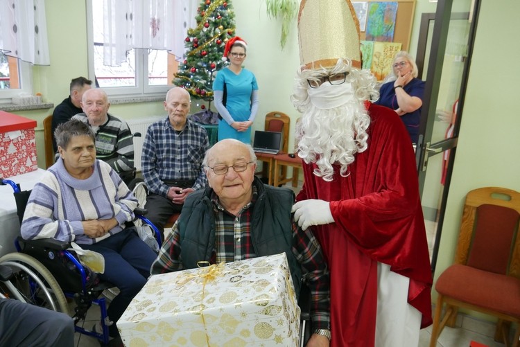 Święty Mikołaj odwiedził seniorów. Dziękujemy!, Materiały prasowe