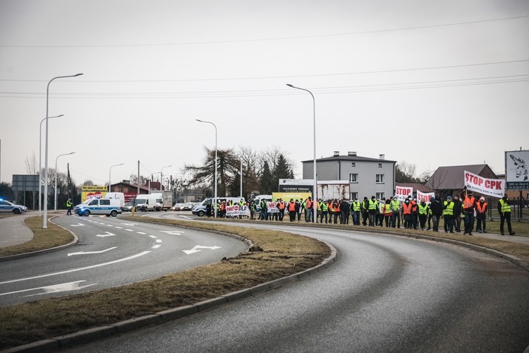 Mieszkańcy Rownia protestowali przeciwko budowie kolei szybkiej kolei (CPK), Dominik Gajda