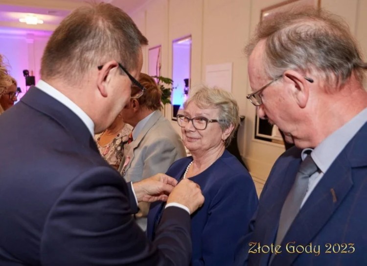 Przeżyli 50, 60, a nawet 70 lat razem! Święto jubilatów w Żorach, małżonkowie odznaczeni [ZDJĘCIA], UM Żory