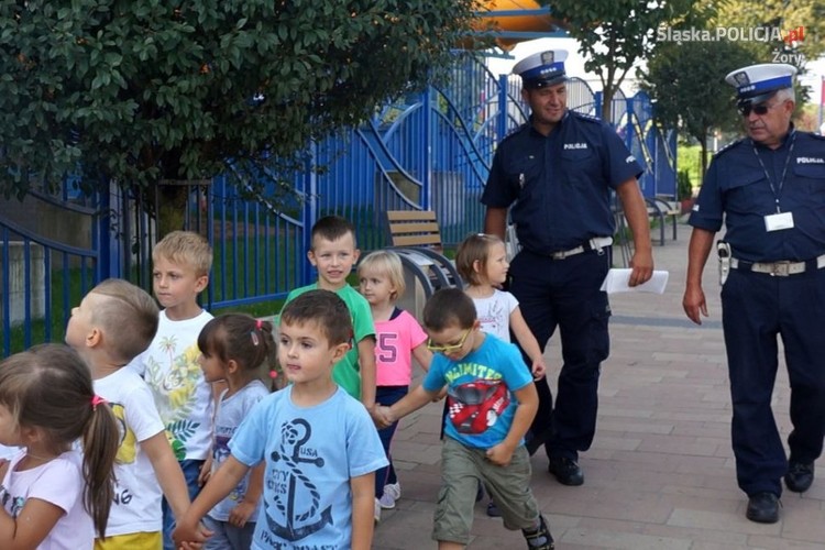 Interaktywna lekcja bezpieczeństwa z policjantami z żorskiej drogówki, Policja