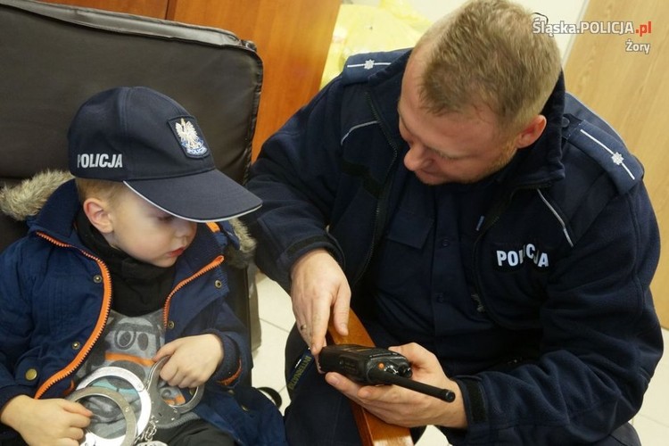 4-letni Karol z Żor marzy o zostaniu policjantem. Wczoraj był nim na chwilę!, Policja