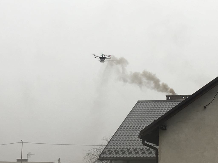 Władze Żor walczą ze smogiem: drony znów wyleciały na kontrole, 
