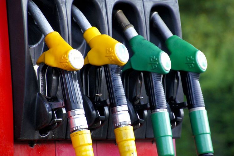 E-petrol: na majówkę paliwa w górę, 