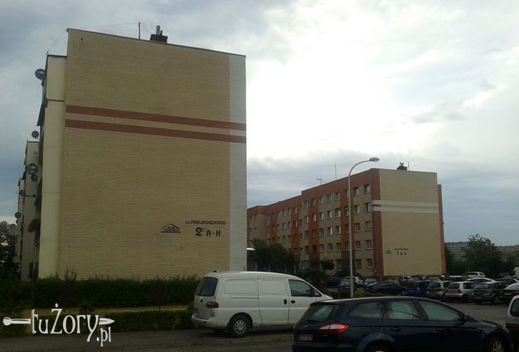 Os. Pawlikowskiego: samobójca na dachu bloku, 