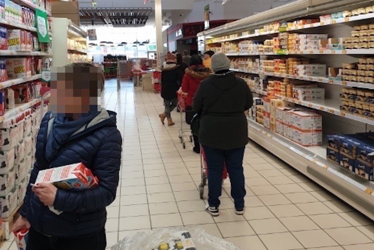 Pracownicy Auchan w Żorach czują się zagrożeni, 
