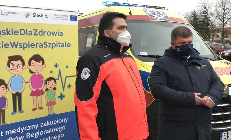 Żorskie pogotowie ratunkowe z nowym ambulansem, mk