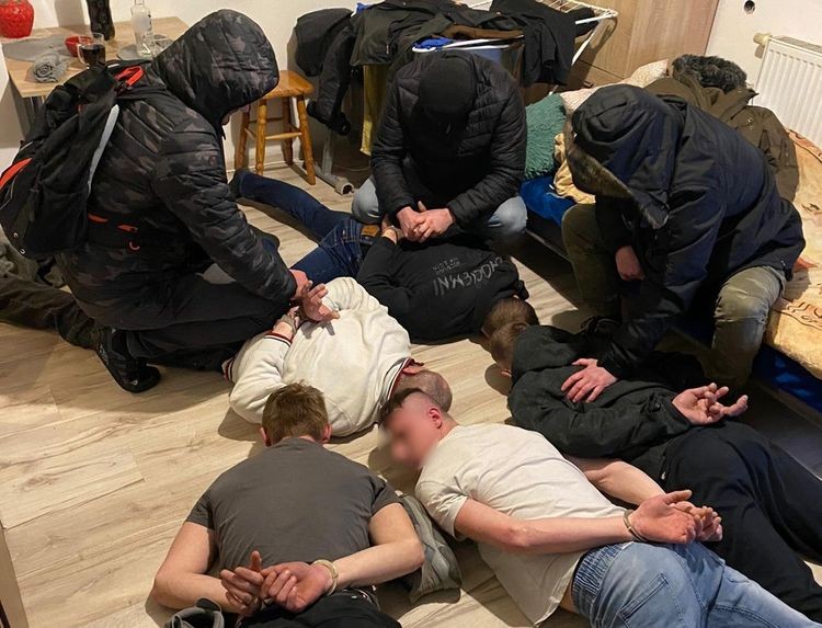 Pijani skatowali kolegę. Ciało podrzucili w Żorach, Śląska Policja