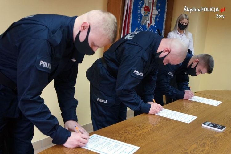 Komenda w Żorach ma nowych policjantów, KMP