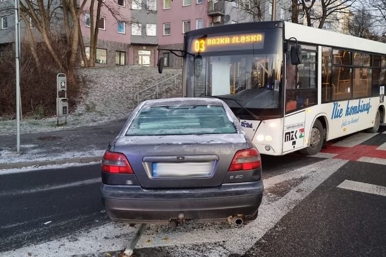 2,5 promila: doprowadziła do zderzenia z autobusem, KMP Żory