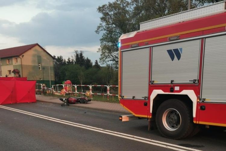 Motocyklista zginął w Roju na Wodzisławskiej. Droga zablokowana, KMP Żory