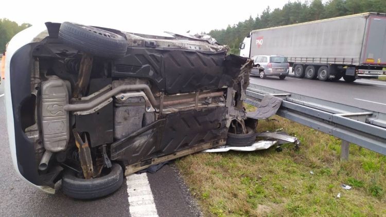 Wypadek na A1. Samochód uderzył w cysternę, poszkodowany trafił do szpitala (foto), PSP Rybnik