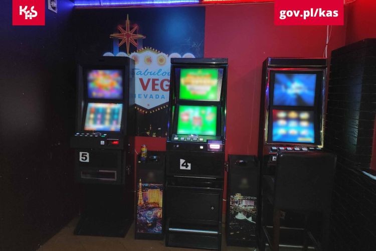 W Żorach prawie jak w Las Vegas. Śląska KAS zatrzymała łącznie 147 szt. automatów do gier, KAS