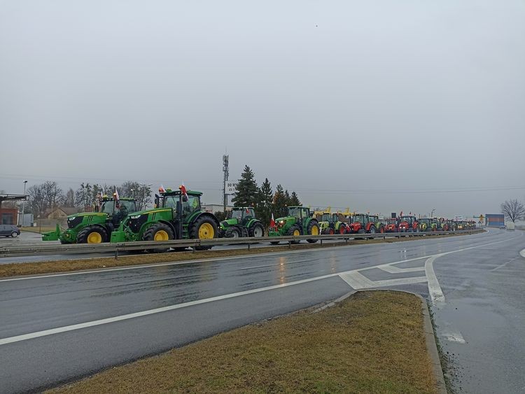 Stop! Rolnicy nie chcą Zielonego Ładu w Polsce. Dziś wyjechali na ulice, również w Śląskiem (zdjęcia), MZ