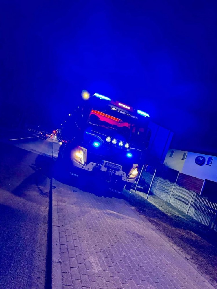 Pożar budynku przy ul. Rybnickiej. Palił się obiekt gospodarczy, 